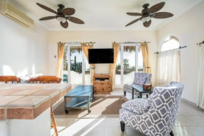 Awesome Casita with 1BR 1BA with beach & pool